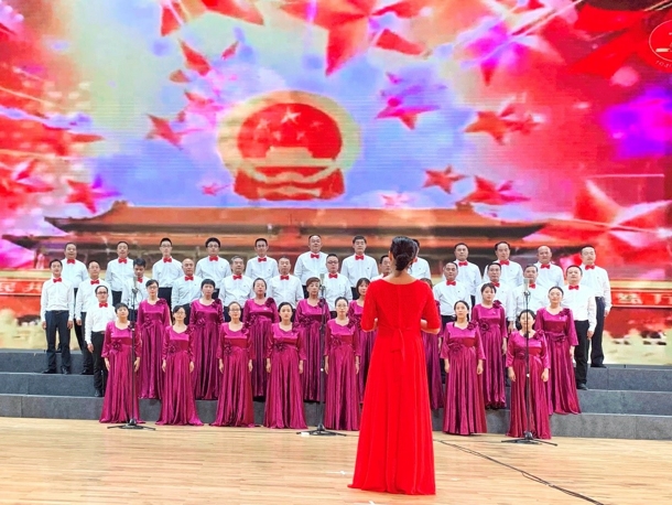 演唱实况照片(发文稿).jpg